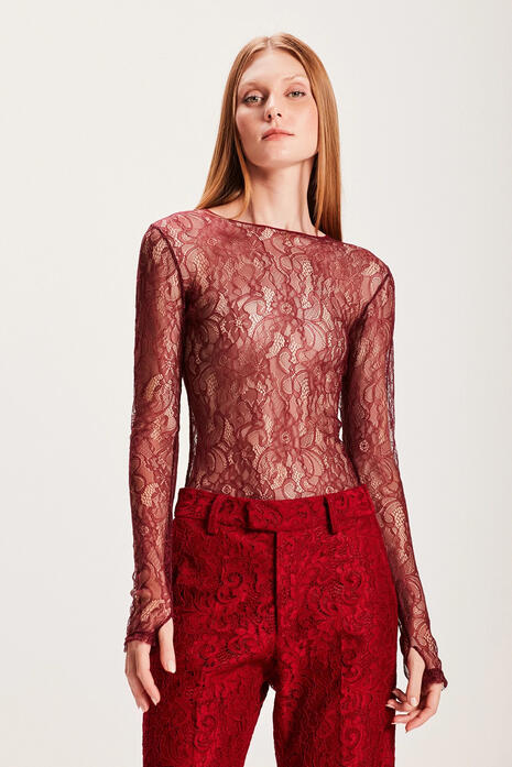 BLUSA DE RENDA BORDÔ TIG (PP) R$145